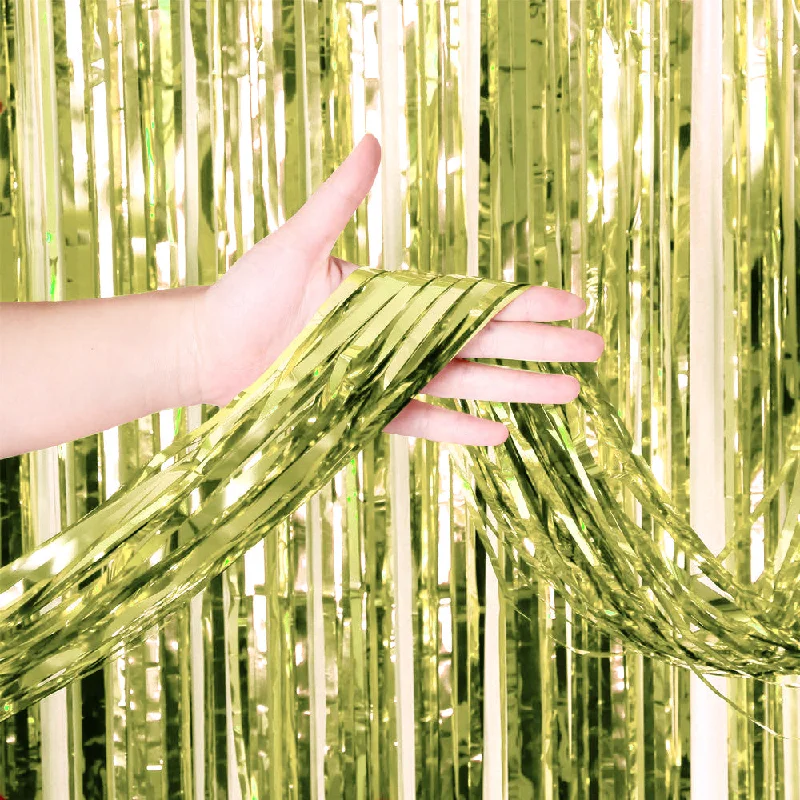 3ft X 6.5ft FOIL FRINGE CURTAIN - METALLIC LIGHT GREEN