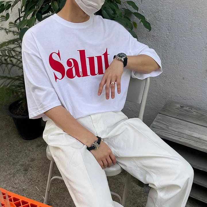 Salut Graphic Tee